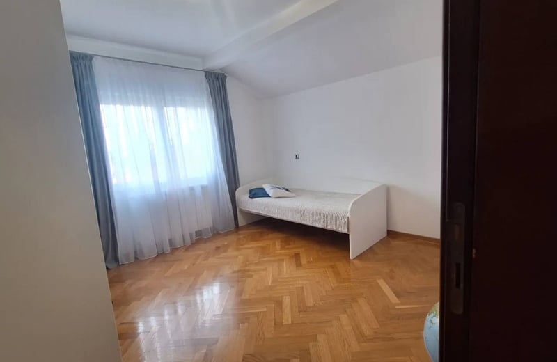 Alquiler de una acogedora casa, 150 m², Voždovac, Belgrado, Serbia